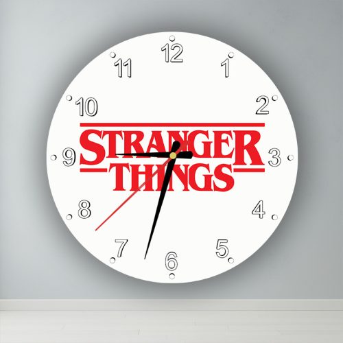 Stranger Things fehér logó  kör alakú falióra